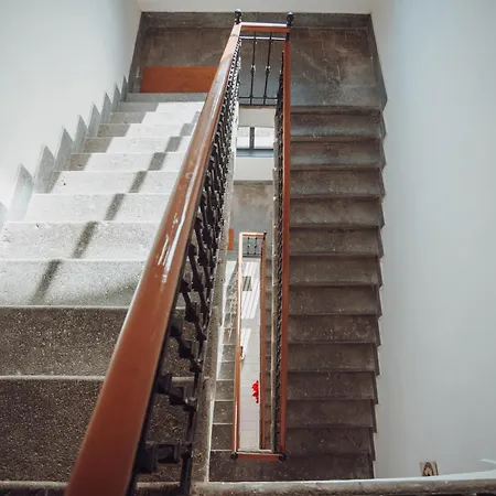 Victoria Apartment *