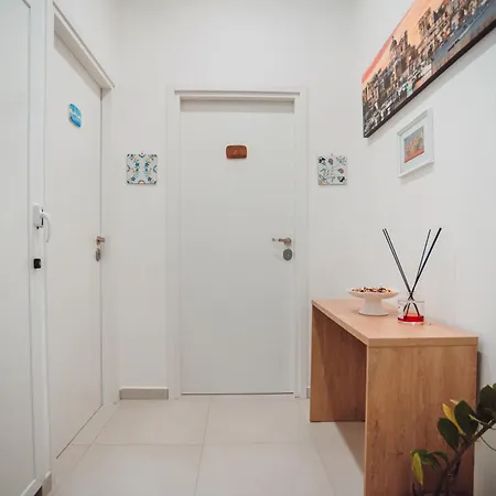 Victoria Apartment